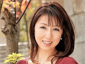 四十路レジェンド あの往年のAV女優 沙羅樹が童貞宅に訪問して筆下ろし | ゲオ宅配アダルトDVDレンタル