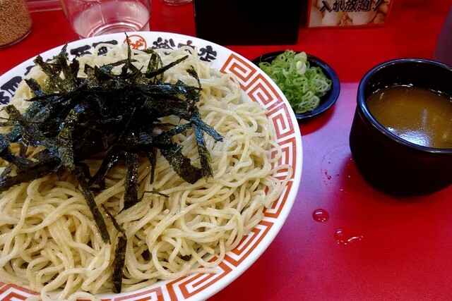 豚骨ラーメン ずるる 総本店