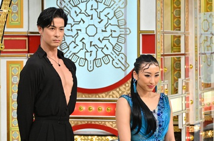 浅田舞、大胆背中見せ！ ゴージャスなドレス姿披露に「益々お美しくなられて」「凄く似合ってる」の声 = エンタメ