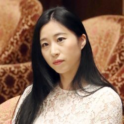 恒松祐里「全裸監督」設定とリンクしたSEXYカットも ファースト写真集決定＜月刊 恒松祐里 優＞