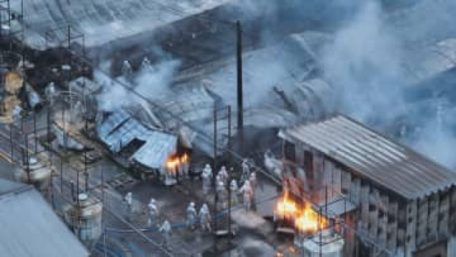 火柱がすごい」と通報 両津港近くの住宅密集地で火事 少なくとも8棟焼ける 70代男性がのどにやけど訴え搬送 新潟・佐渡市（BSN新潟