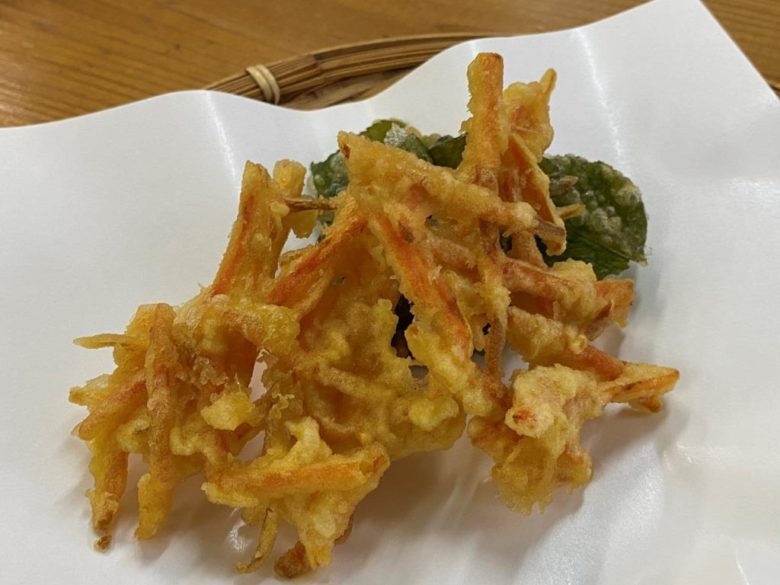 沖縄大宜味村産和蕎麦と野菜の天ぷらが味わえる「江洲の花」 : ワタシの旅じかん