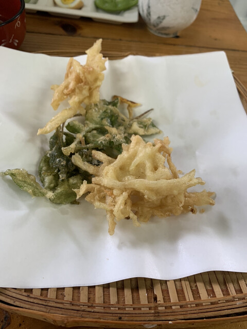 沖縄 江洲の花（えすのはな）メニュー 天ぷら食べ放題＆そば・うどんの口コミ！オモウマい店で紹介 - ぐるめっとれんど