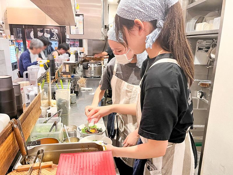 慶應生のソウルフード！日吉駅唯一の二郎系ラーメン「どん」の魅力に迫る。 | Penmark