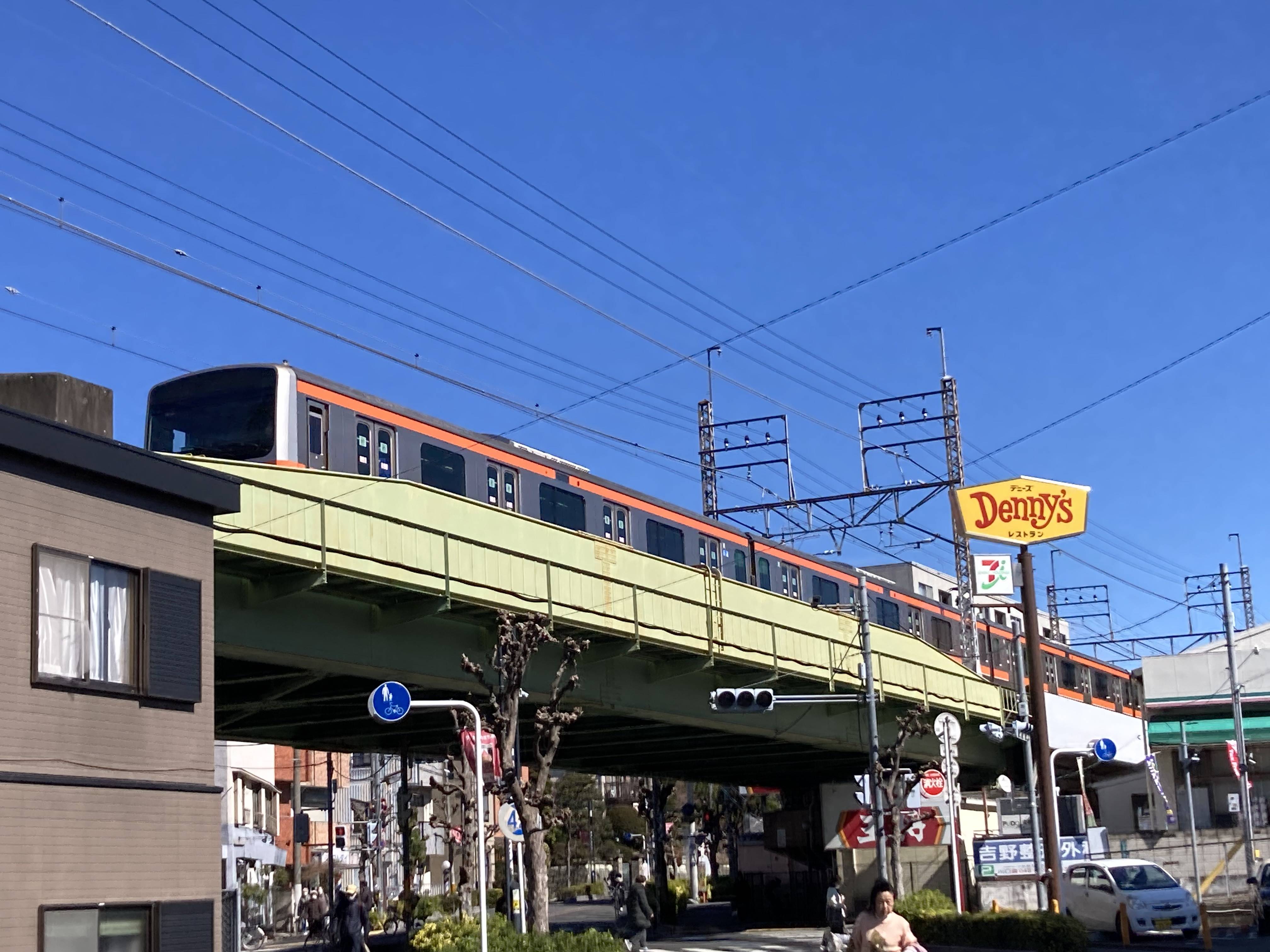 触らない痴漢』女子大学生の“5人に1人被害” 電車内で女子高校生の髪を嗅いだ疑いで逮捕された男「匂いのほうが興奮するからね」 問題は立証の難しさ