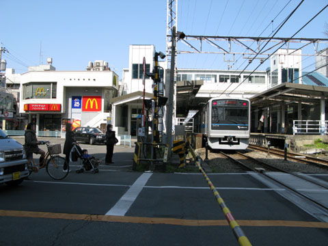 鶴間駅(小田急線) : 旅行先で撮影した全国のコインロッカー画像