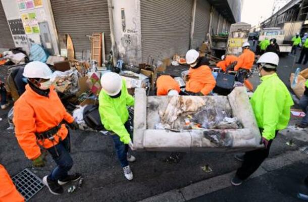 楽天Kobo電子書籍ストア: 現代ホームレス事情-大阪西成・あいりん地区に暮らす人々を見つめて- - 西本裕隆 -