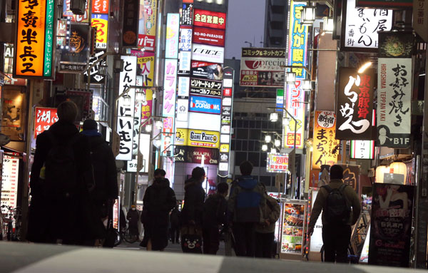 高橋愛が吉田鋼太郎を逆ナン？ 「東京センチメンタル」のマドンナ役に -