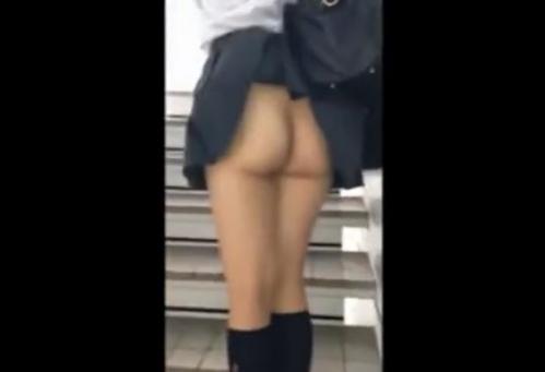 個人撮影】真面目な素人学生がカラオケボックスでオナニー！ | Ruvideos.net