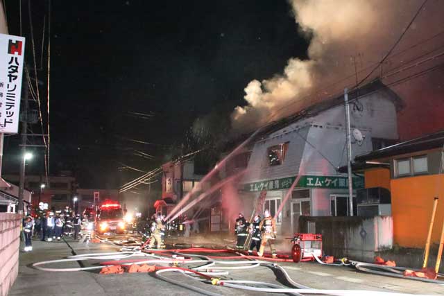 新潟市中央区の火事、園芸品卸会社の倉庫全焼 5月5日未明に鎮火、けが人はなし (新潟日報)