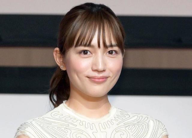 新垣結衣や與那城奨(JO1)ら沖縄出身キャストも多数！松岡茉優の力演が光る脚本家・野木亜紀子の新作「連続ドラマW フェンス」｜スカパー！: 