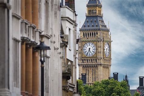 体験談】イギリス人の恋愛観にびっくり！大学留学で知ったイギリス人の特徴やアプローチ、始まり方など | 留学くらべーる