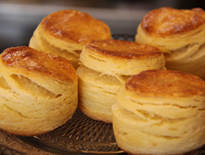 マダムルージュ 🥐 食べられなくなるよ 🤭