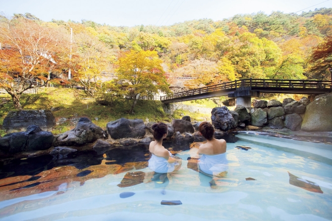 岩手県の日本一深い混浴温泉でリラックス！