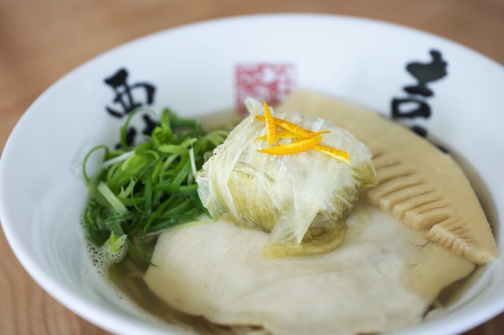 京都ランチ】北野天満宮からスグ！色鮮やかで心もハッピーなお得ランチ『食堂とカフェピナータ』 - Kyotopi