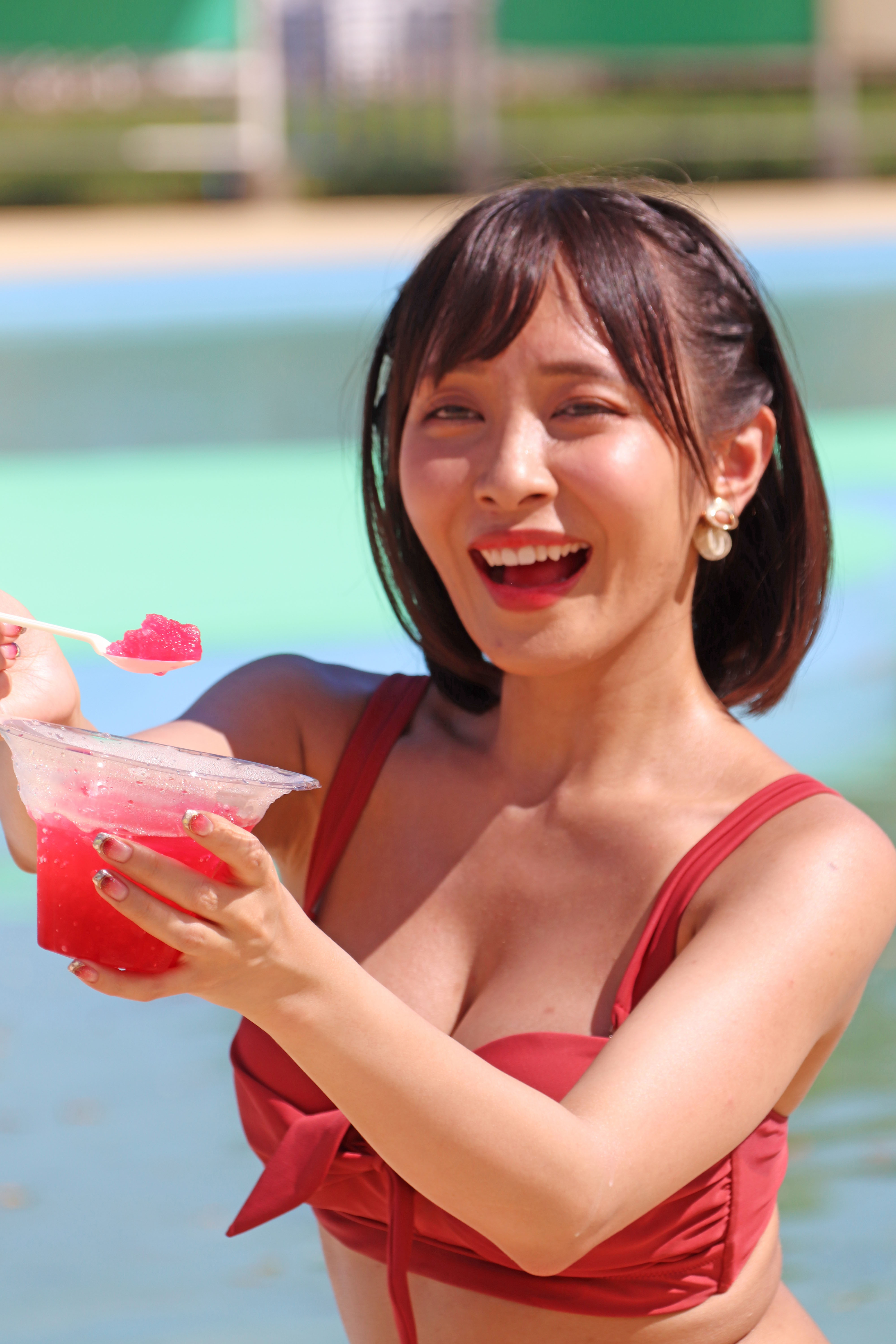 アダルトDVD 通信販売 ADM(アダルトメディア):天然巨乳女子大生が3人同時にAVデビュー