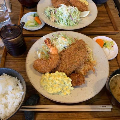 行列も納得のクオリティ、yuzuki（ゆずき）の「鶏唐揚げ定食」 - 下北沢情報サイト【しもブロ】