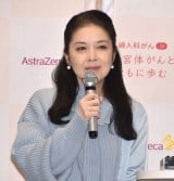 子宮体がんを公表 藤あや子(63)自身のお下がりのウェアを着た16歳の孫とゴルフを満喫「あや子さんより大きいんじゃないですか」 -