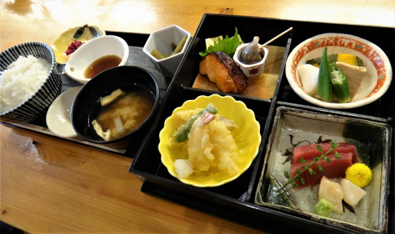 ばなゝや」@東松山市で和食ランチ「まんざら定食」 - メシウマブログ