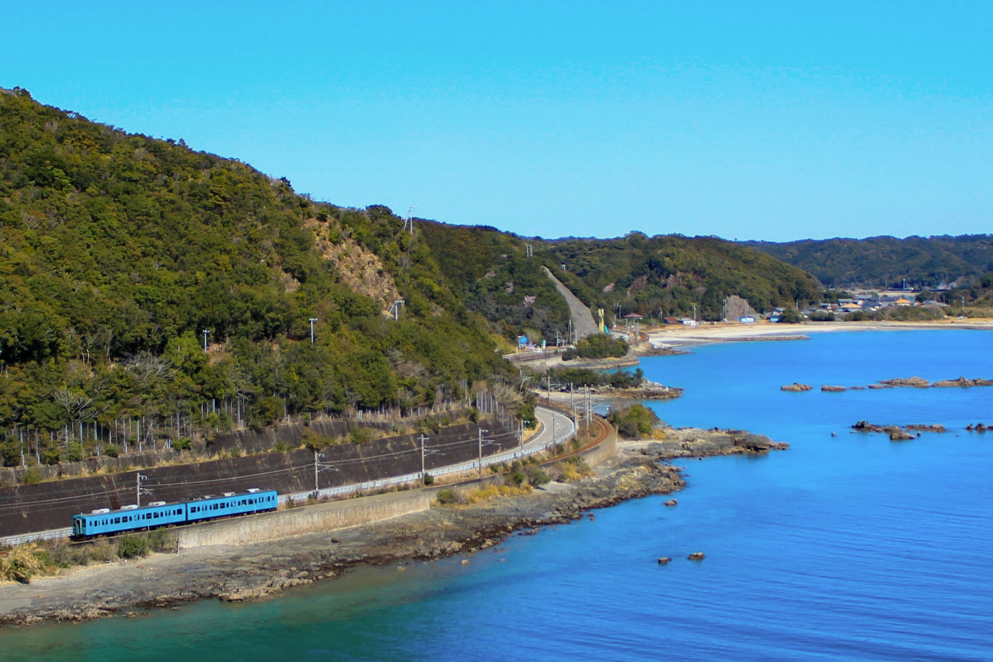 海の幸お届け便り#36】積丹半島の三大名所のひとつ神威岬：小樽百貨UNGA↑（うんがぷらす）