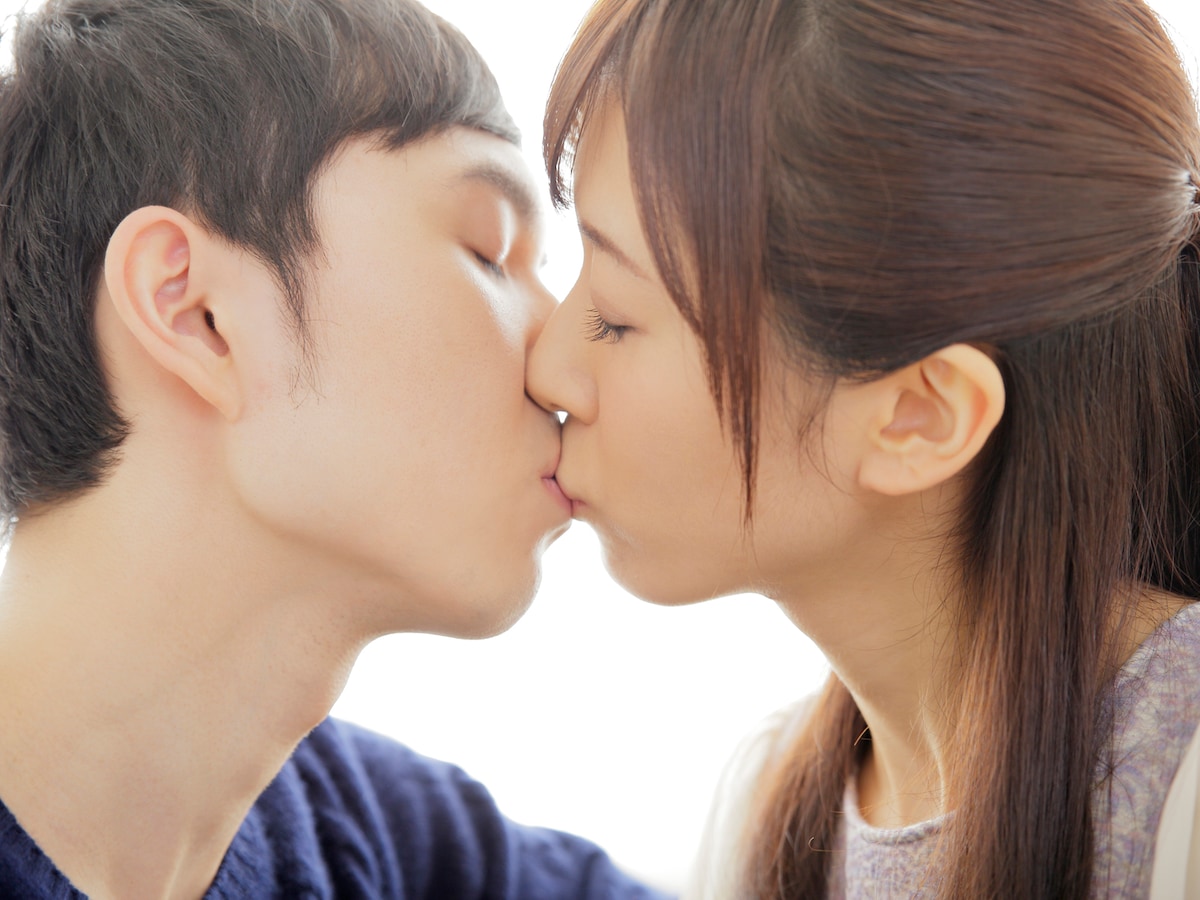 キスの仕方でわかる愛され度！キスの仕方でわかる彼の本気度や男性心理とは？ - 幸運への道しるべ