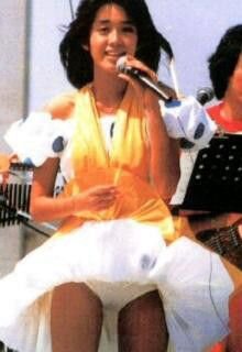 Amazon.co.jp: ◎80年代アイドルパンチラ柏原芳恵早見優☆山瀬まみ☆浅香唯☆石野陽子☆田中律子 昭和#パンモロ#ムチムチ太もも#美脚切り抜き1p 