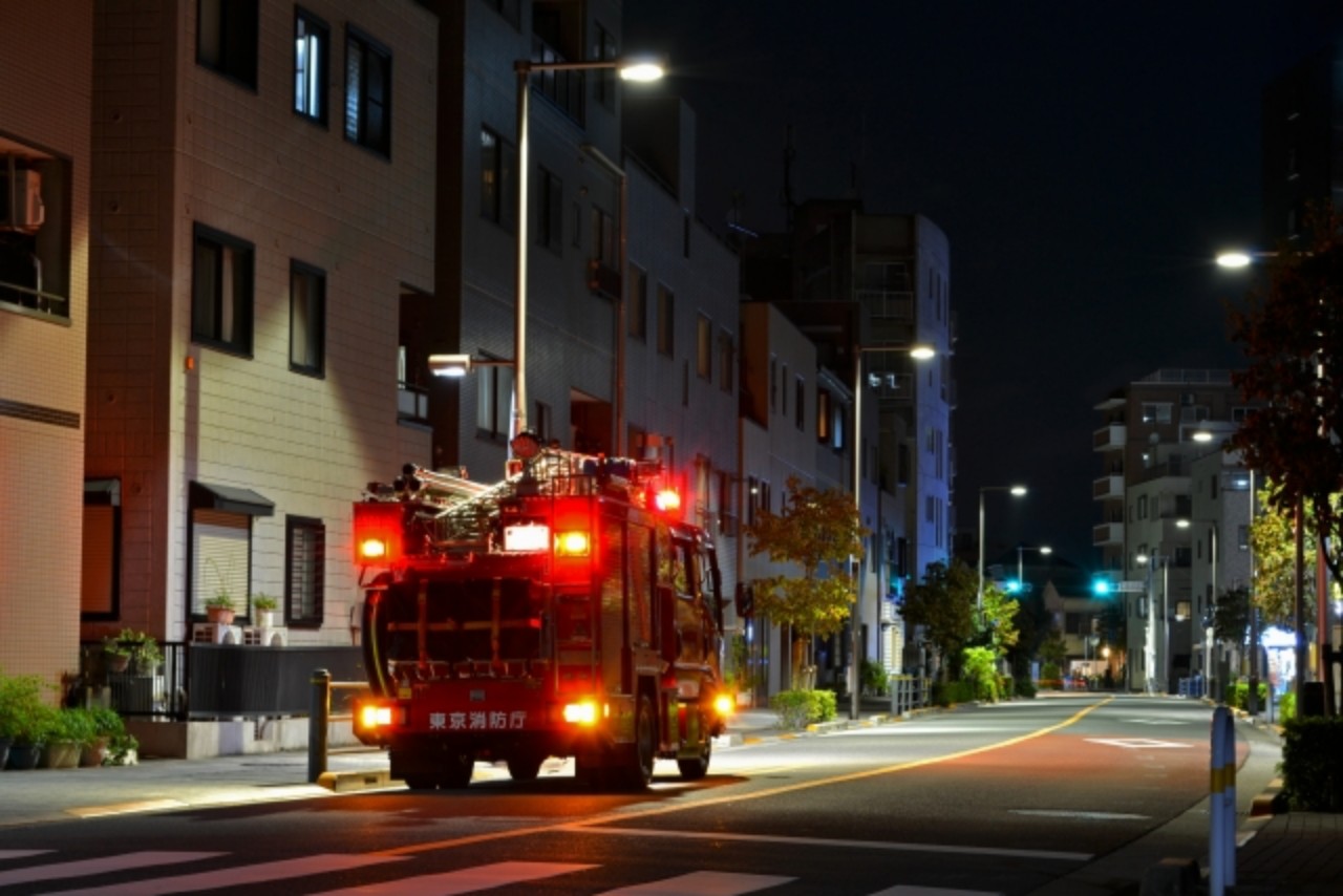 上越市本町6の元旅館で火災 計4棟が全焼 - 上越タウンジャーナル