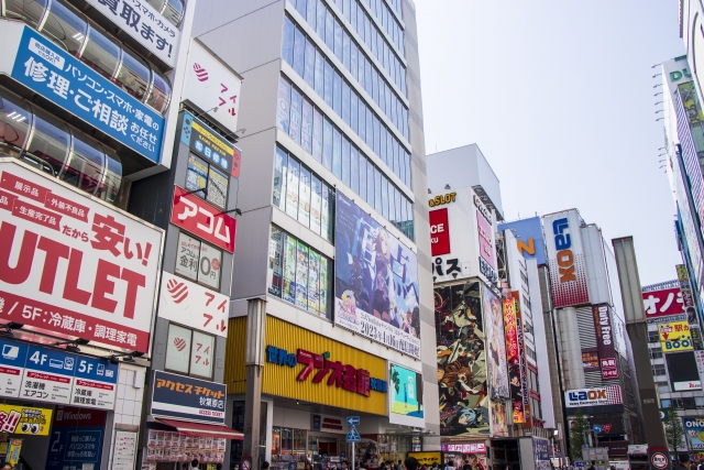 秋葉原のたちんぼ事情を調査｜中央通り・秋葉原駅前・昭和通りの3大スポットを解説 – セカンドマップ