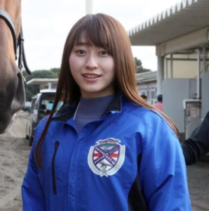 ＤｅＮＡ・三浦監督の長女、サンスポ競馬担当のなぎさ記者がノーバウンド始球式 父もベンチで拍手 -