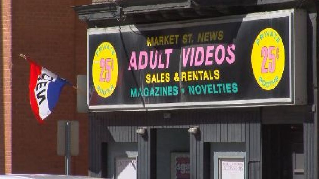 Adult store vacates busy