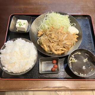 オモウマい店 大衆居食信貴（しんき）ランチメニュー！500円日替わり限定5食 - ぐるめっとれんど