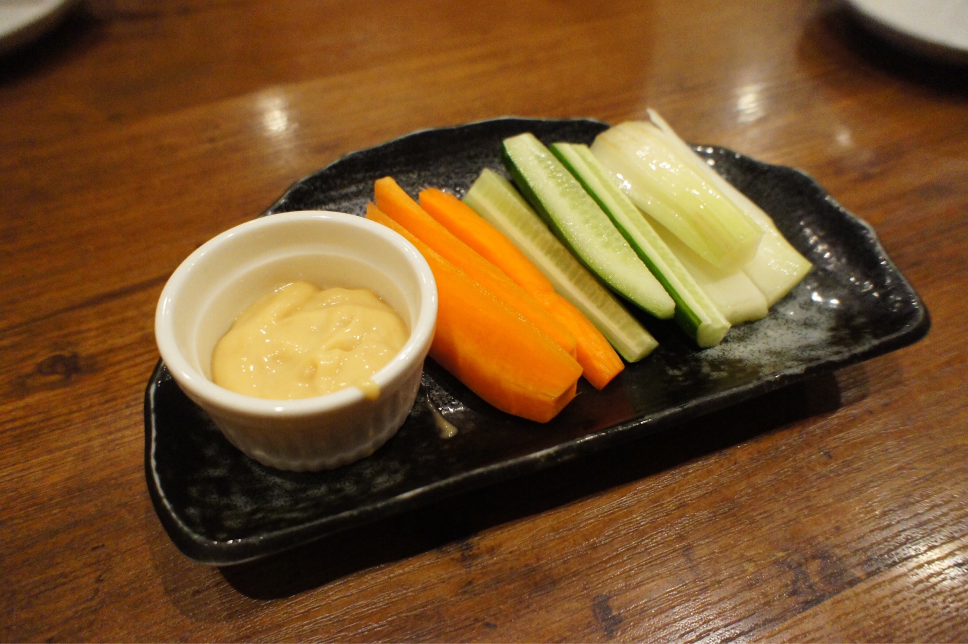 掘りごたつ席で宴会もできる『炭火焼とり ゆきち』茨木市で美味しい焼鳥を食べれるお店！ | HOKUSETSU