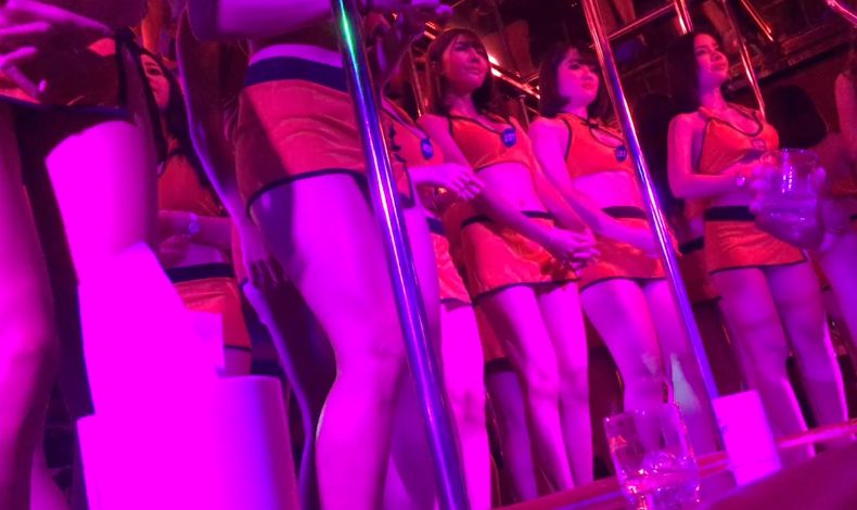 タイの大規模摘発…エロ少女ハーレム・巨大無届店・秘密パーティー