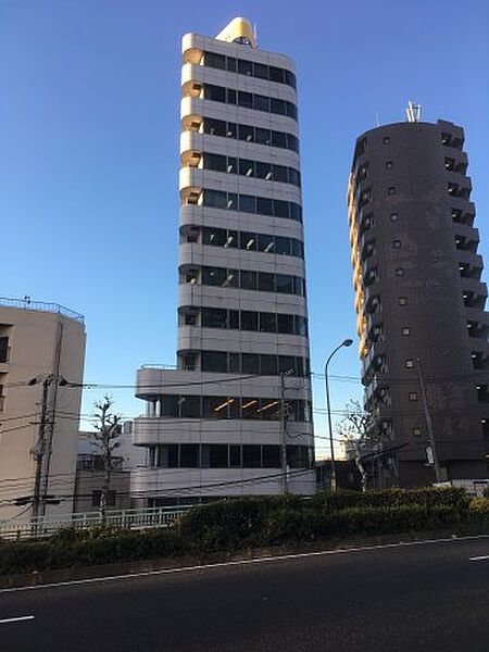 12月17日(月)『喫茶室ルノアール 新宿中央東口店』が、昭和モダンを空間コンセプトにしたデザインで新規オープン!! 企業リリース |