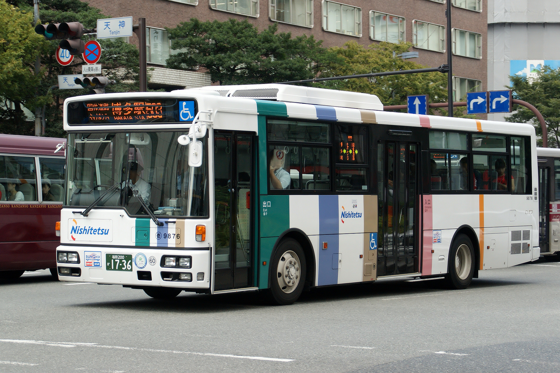 公式】福岡県飯塚市 | 【福岡の街で会えるかな🥰西鉄バス「飯塚市PRバス」が運行開始🚌💨】 西日本鉄道(株)が、飯塚 市をはじめとする県内自治体などのPRデザインラッピングを施したバス（レトロフィット電気バス）を導入、2月13日から運行開始となりました🤩