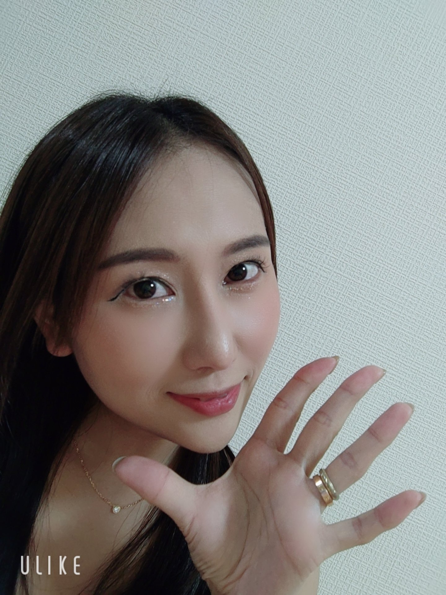 寺本莉緒、胸元ざっくり金髪華やかスタイルにファン歓喜！「可愛いすぎる！」「金髪も素敵」(WWSチャンネル) - goo