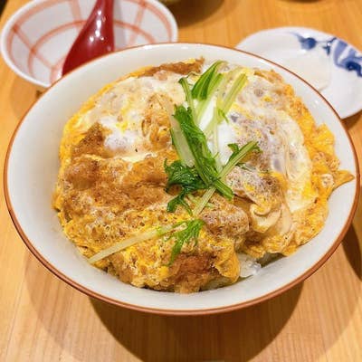 東京駅とんかつ!「寿々木（すずき ）」で上ロースかつ定食・大盛りご飯!進撃のグルメチェーン店、コンビニ、新メニュー、新商品、スイーツなどの最新グルメを最速でお届け！！！