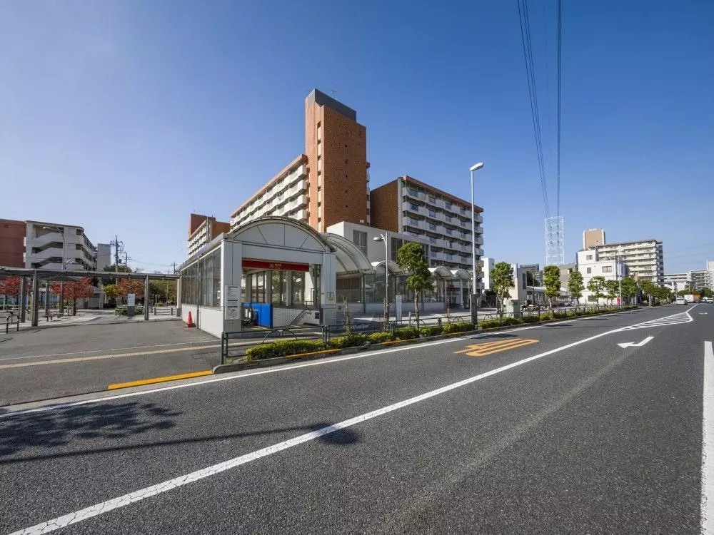 青井駅 - 駅は世界