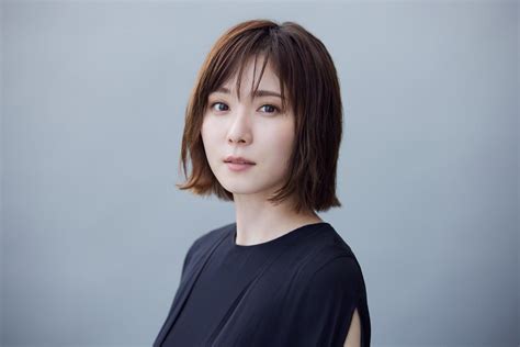 松岡茉優、ふんわりエスニックワンピで柔らかムード　透け感でほんのり美肌も