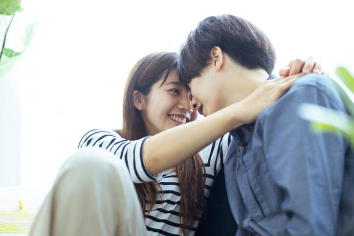 バードキスの意味とは？ やり方と心理を解説（1ページ目）｜「マイナビウーマン」